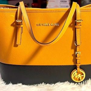 Michael Kors Tote Tan and Black